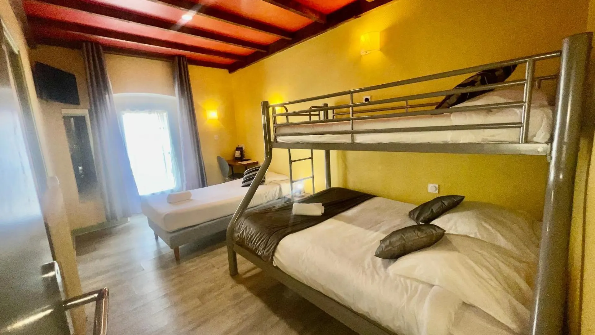 Hotel Magdeleine 로만스수르아이져