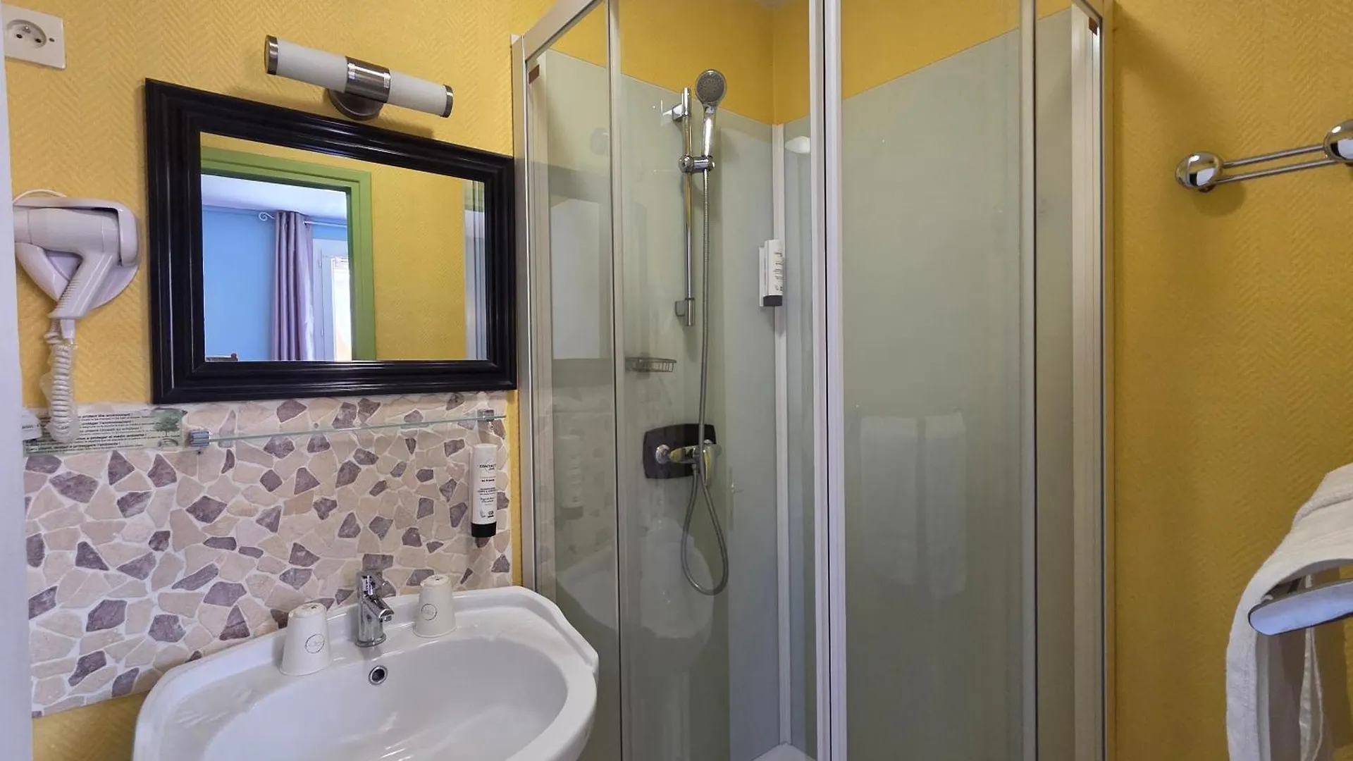 Hotel Magdeleine 로만스수르아이져 3*,
