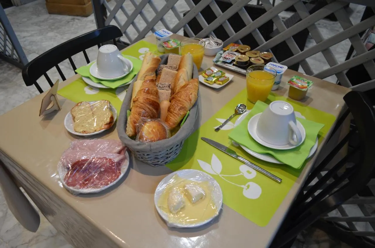 Hotel Magdeleine Romans-sur-Isère